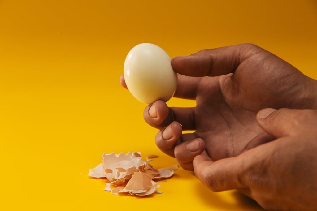 Hard-boiled egg, a high-protein, zero-carb snack perfect for diabetes management and blood sugar control.